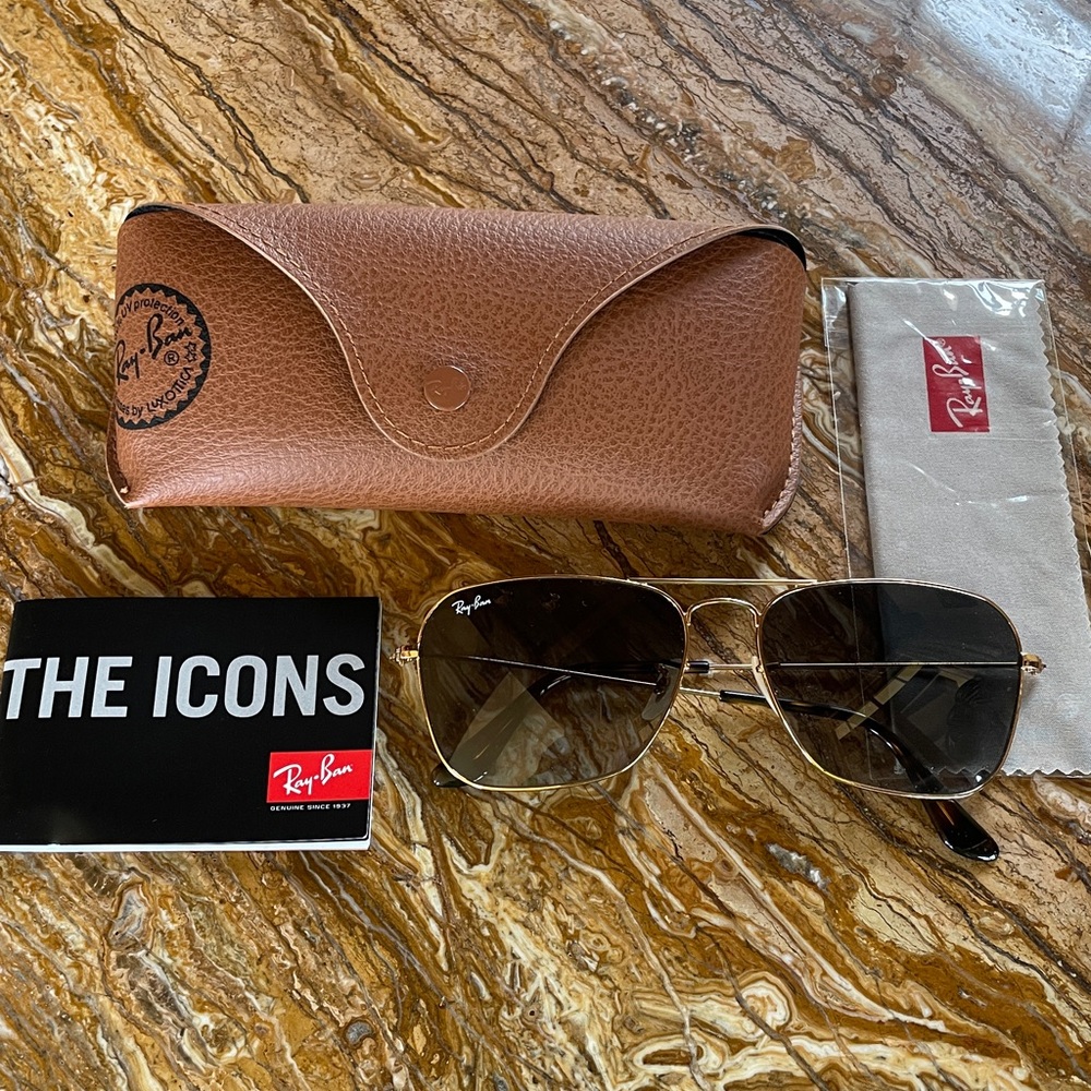 Ray-Ban Gold Caravan Sunglasses with Black Lenses